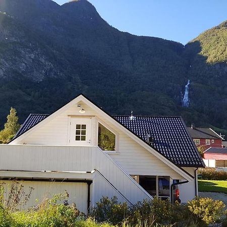 Bright And Cozy Apartment 1.5Km From City Centre Aurland Bagian luar foto