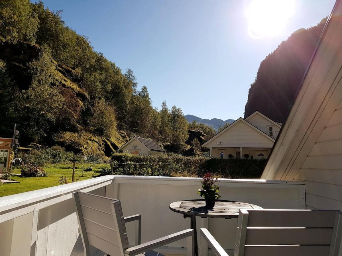 Bright And Cozy Apartment 1.5Km From City Centre Aurland Bagian luar foto